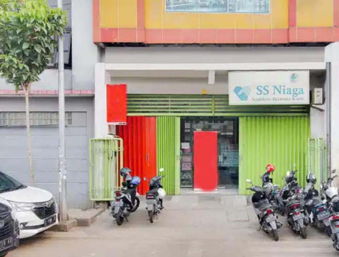 Reddoorz Near Bg Junction Hotel *