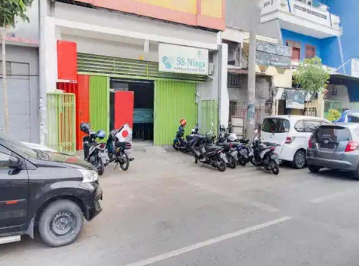 Reddoorz Near Bg Junction Surabaya