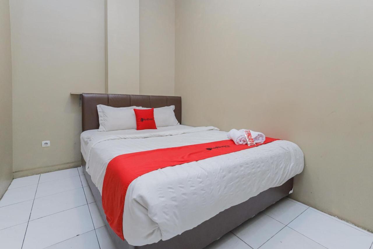 Hotel Reddoorz Near Bg Junction