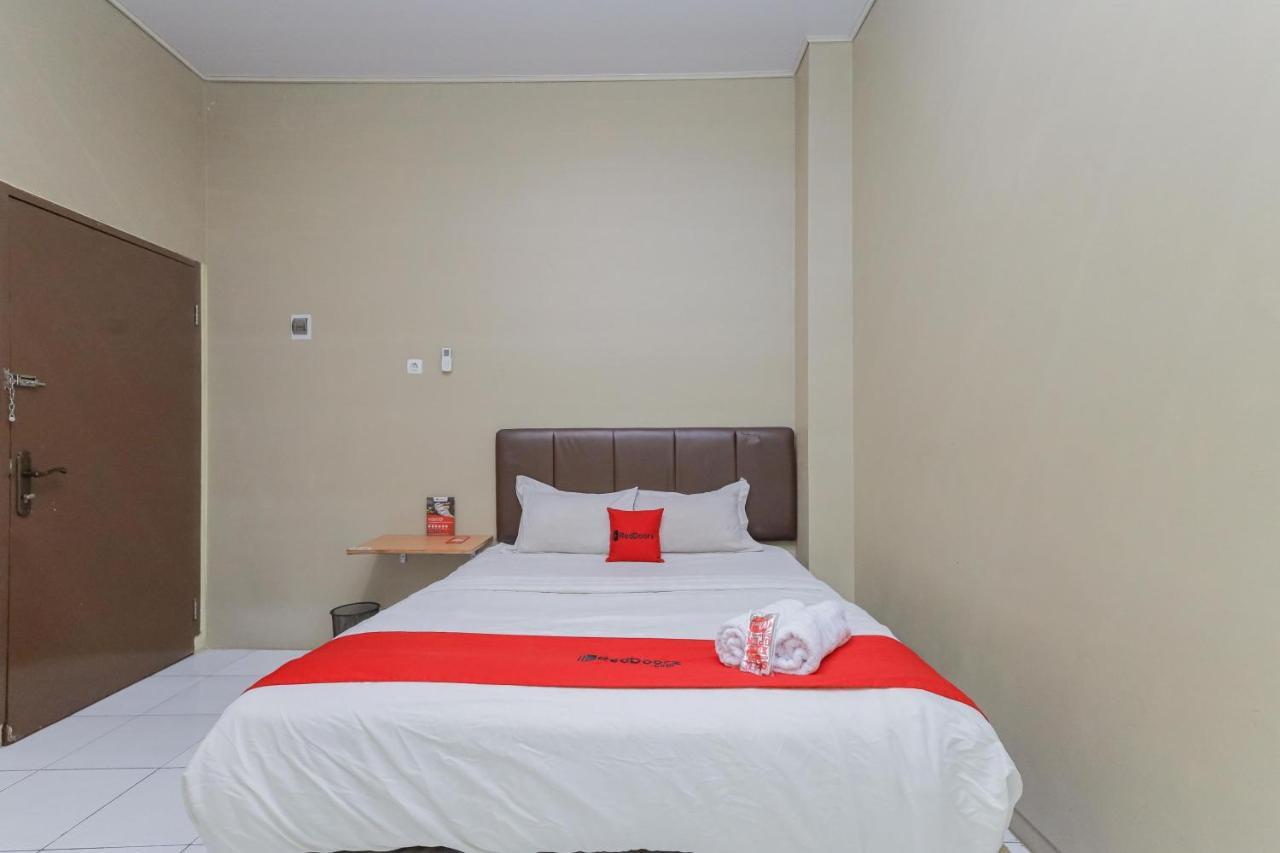 Reddoorz Near Bg Junction Hotel *
